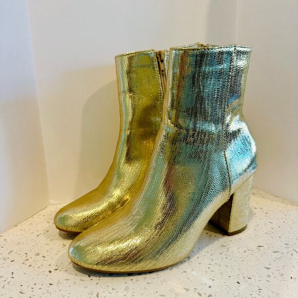 Camel Toes brand Women's Gold Ankle Boots Size 6 EUC - Picture 6 of 7